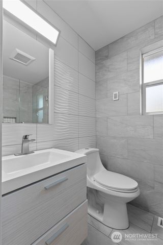 6098 Pacific Heights Drive, Ferndale, WA 98248