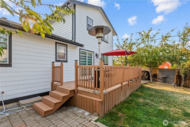 6098 Pacific Heights Drive, Ferndale, WA 98248