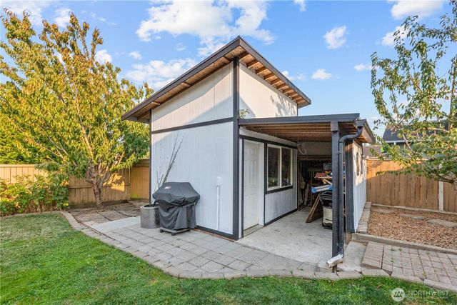 6098 Pacific Heights Drive, Ferndale, WA 98248