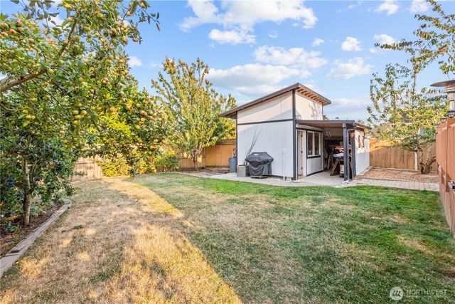 6098 Pacific Heights Drive, Ferndale, WA 98248