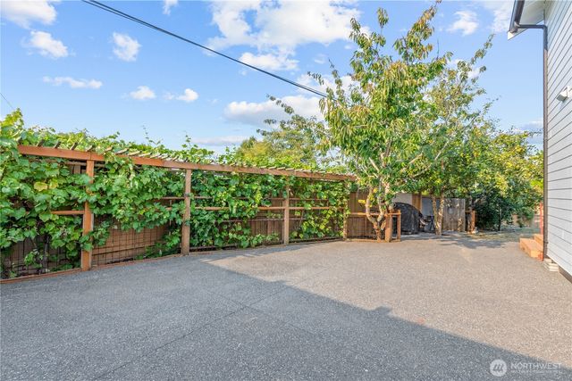 6098 Pacific Heights Drive, Ferndale, WA 98248