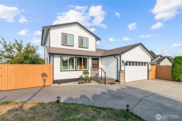 6098 Pacific Heights Drive, Ferndale, WA 98248