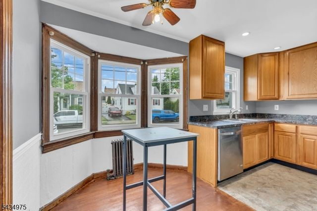 15 Winston Dr, Woodbridge Twp., NJ 07095