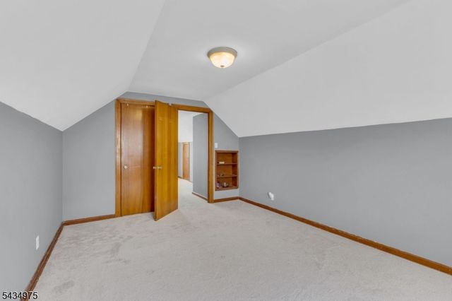 15 Winston Dr, Woodbridge Twp., NJ 07095