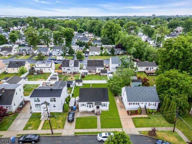 15 Winston Dr, Woodbridge Twp., NJ 07095