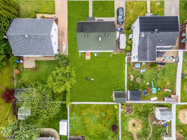 15 Winston Dr, Woodbridge Twp., NJ 07095