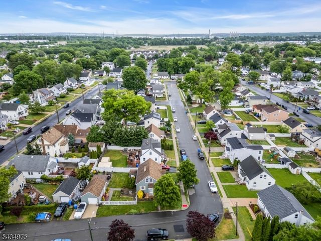 15 Winston Dr, Woodbridge Twp., NJ 07095