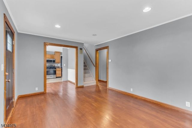 15 Winston Dr, Woodbridge Twp., NJ 07095