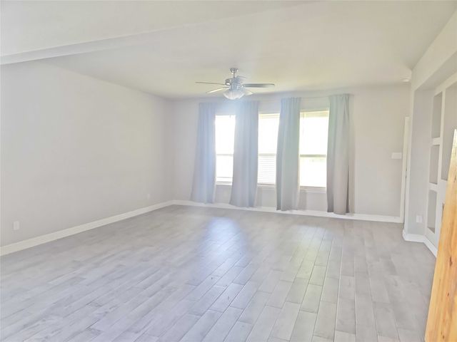302 Clayton Street, Glenn Heights, TX 75154