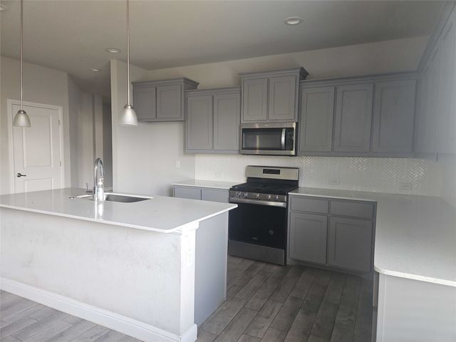 302 Clayton Street, Glenn Heights, TX 75154