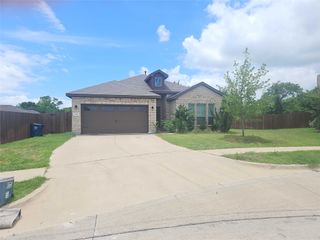302 Clayton Street, Glenn Heights, TX 75154