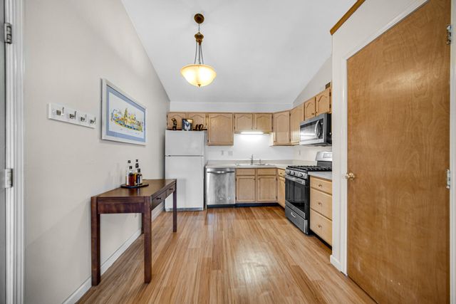 3603 Timberbridge Drive E, Valparaiso, IN 46383