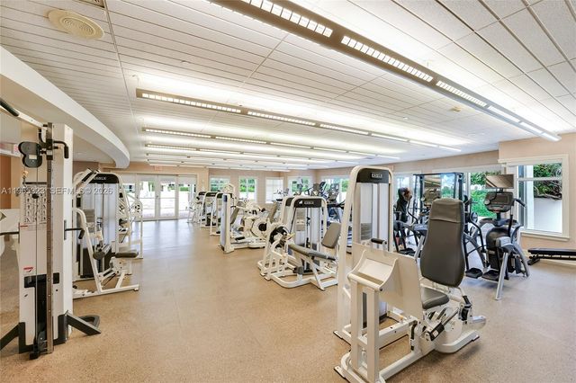 19900 E Country Club Dr 702, Aventura, FL 33180