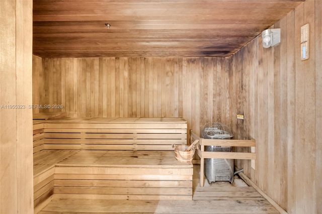 19900 E Country Club Dr 702, Aventura, FL 33180