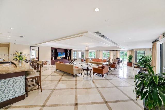 19900 E Country Club Dr 702, Aventura, FL 33180