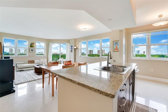 19900 E Country Club Dr 702, Aventura, FL 33180