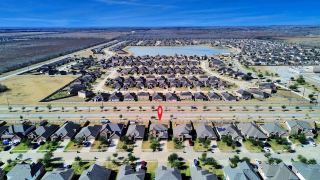 9726 Shimmering Lakes Drive, Rosharon, TX 77583