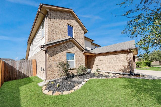 9726 Shimmering Lakes Drive, Rosharon, TX 77583