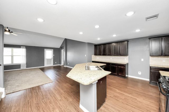 9726 Shimmering Lakes Drive, Rosharon, TX 77583