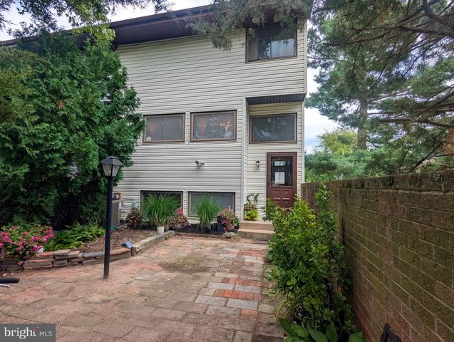 123 HOWSINGTON PL, East Windsor, NJ 08520
