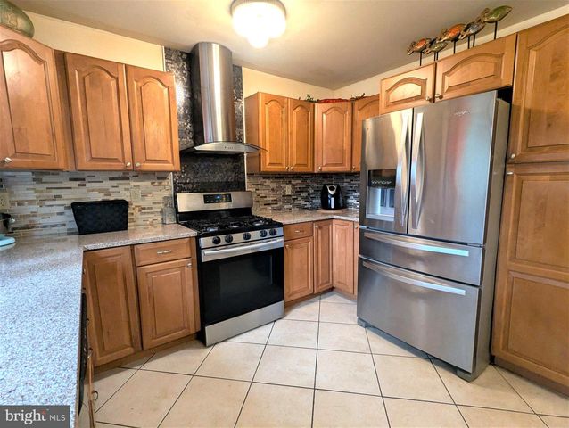 123 HOWSINGTON PL, East Windsor, NJ 08520