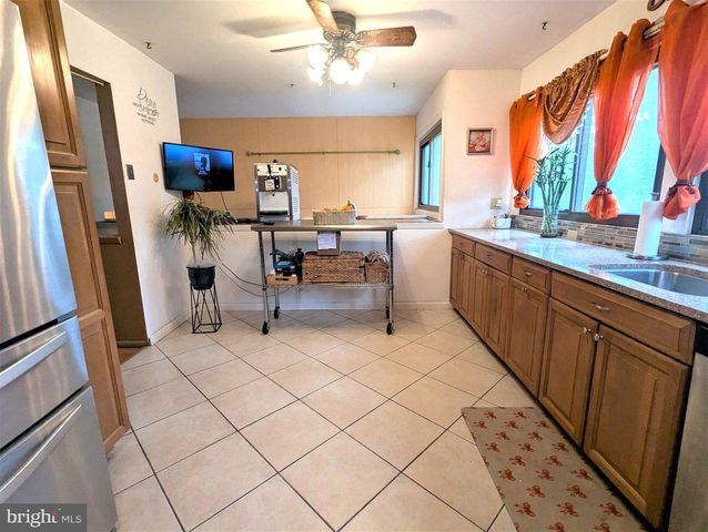 123 HOWSINGTON PL, East Windsor, NJ 08520