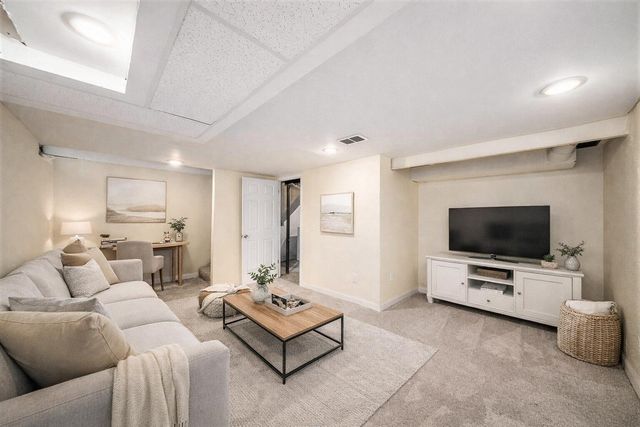 3342 Williamsburg st Road, Ann Arbor, MI 48108