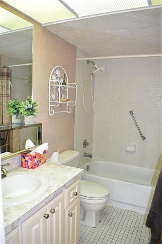 9681 Sunrise Lakes Blvd 201, Sunrise, FL 33322