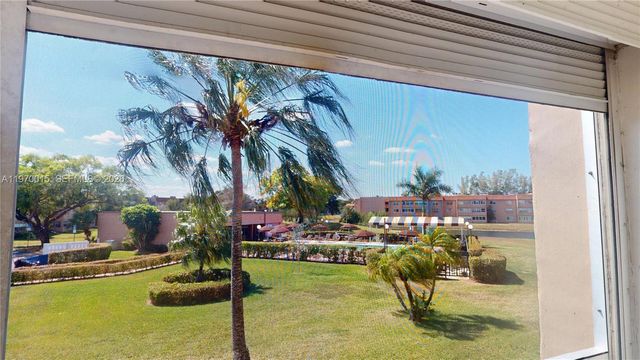 9681 Sunrise Lakes Blvd 201, Sunrise, FL 33322