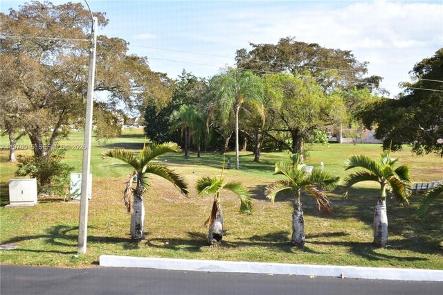 9681 Sunrise Lakes Blvd 201, Sunrise, FL 33322