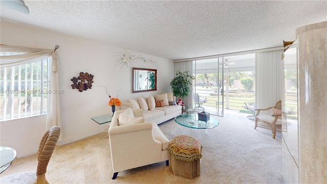 9681 Sunrise Lakes Blvd 201, Sunrise, FL 33322