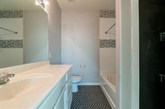 2722 Skyview Long Drive, Houston, TX 77047