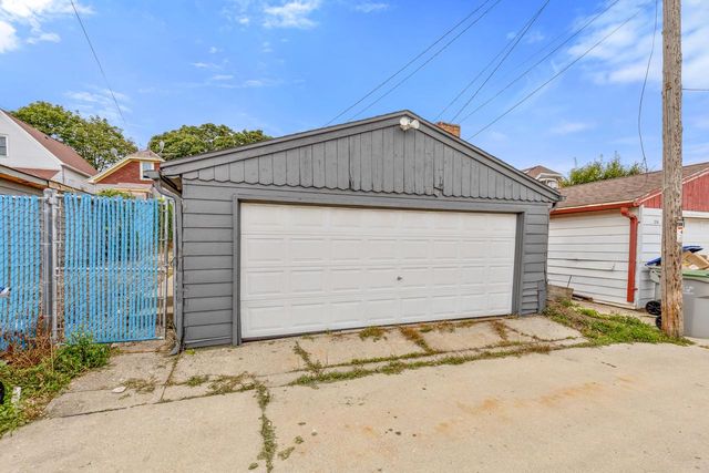 3252 S 14th STREET, Milwaukee, WI 53215