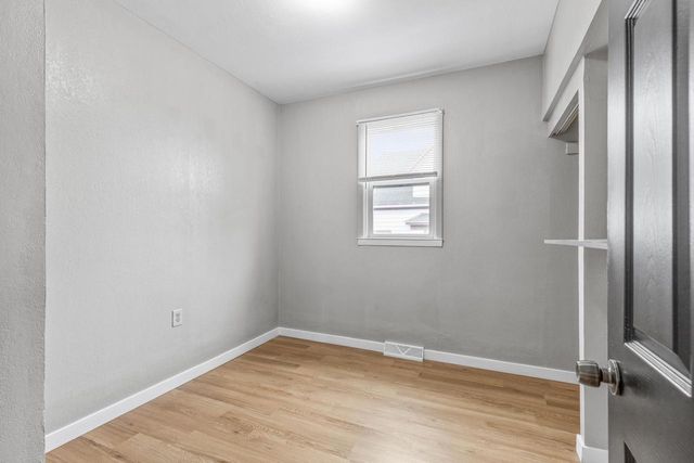 3252 S 14th STREET, Milwaukee, WI 53215