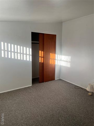 905 Dean Street, Wilsonville, IL 62093