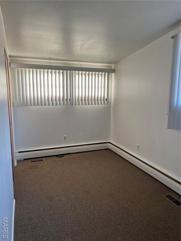 905 Dean Street, Wilsonville, IL 62093