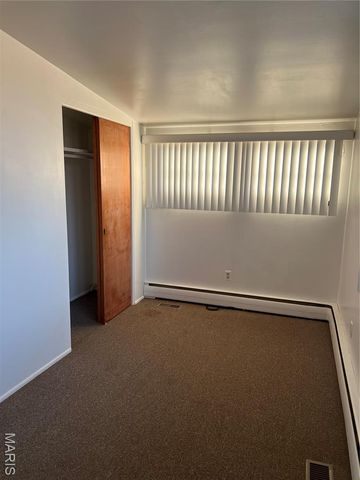 905 Dean Street, Wilsonville, IL 62093