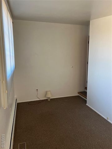 905 Dean Street, Wilsonville, IL 62093