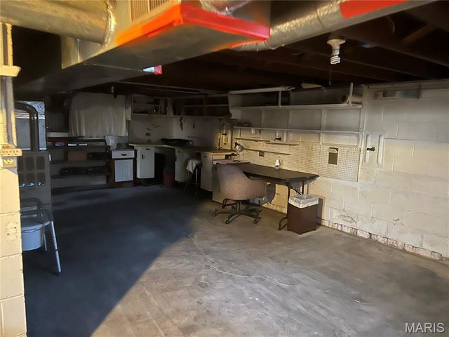 905 Dean Street, Wilsonville, IL 62093