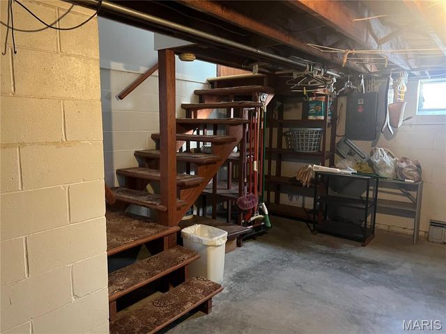 905 Dean Street, Wilsonville, IL 62093