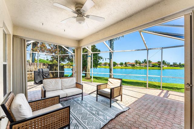 29 Swallow Drive, Boynton Beach, FL 33436