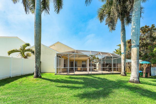 29 Swallow Drive, Boynton Beach, FL 33436