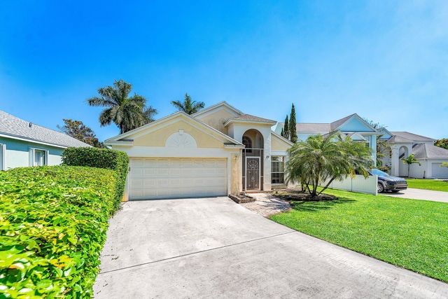 29 Swallow Drive, Boynton Beach, FL 33436