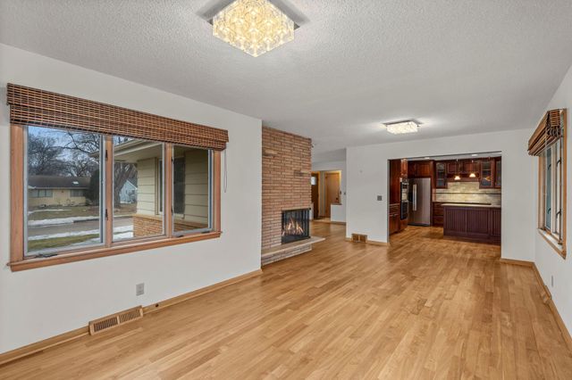 6704 Limerick Lane, Edina, MN 55439