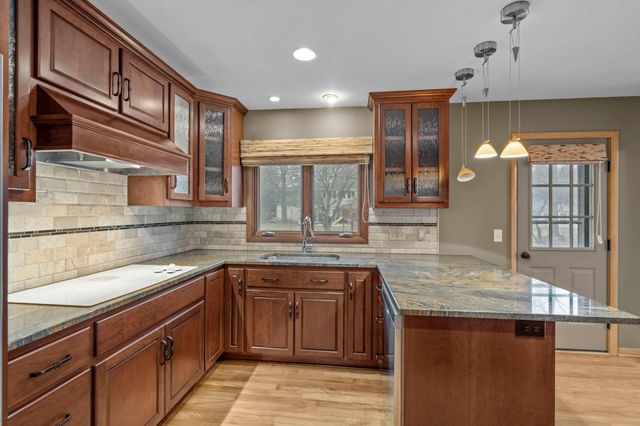 6704 Limerick Lane, Edina, MN 55439