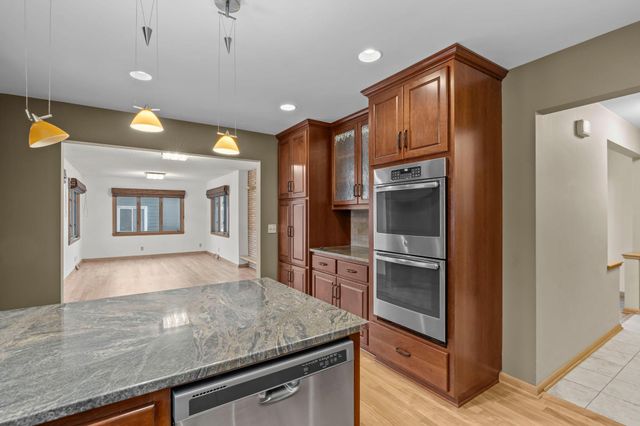 6704 Limerick Lane, Edina, MN 55439