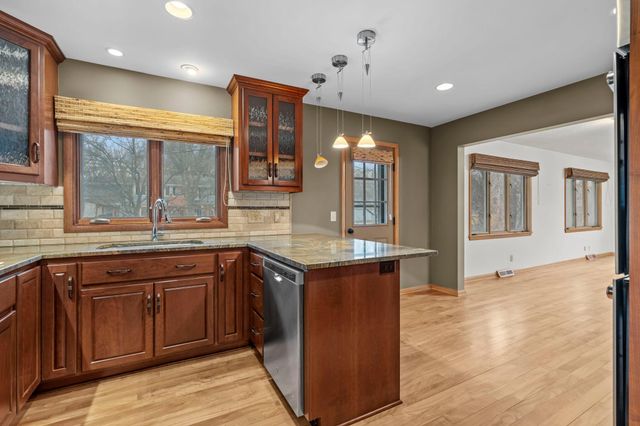 6704 Limerick Lane, Edina, MN 55439