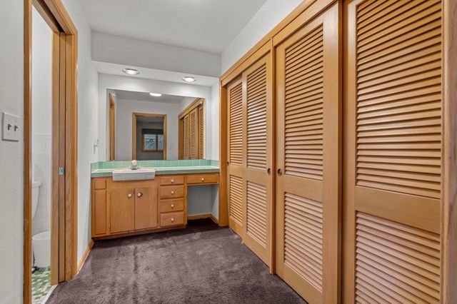 6704 Limerick Lane, Edina, MN 55439