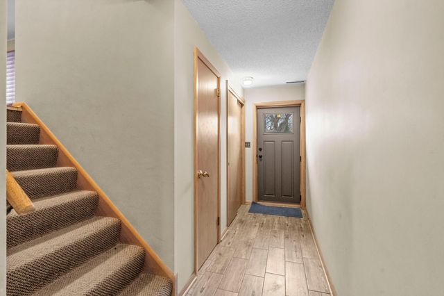 6704 Limerick Lane, Edina, MN 55439