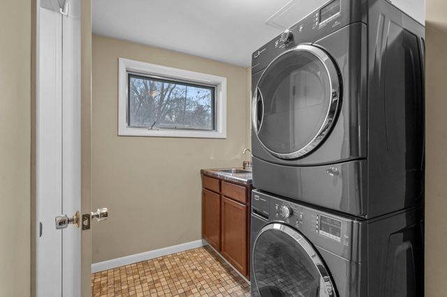 6704 Limerick Lane, Edina, MN 55439